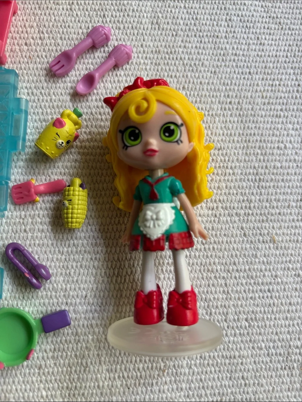 Shopkins Happy Places Series 3 Gourmet Kitty Kitchen & Spaghetti Sue